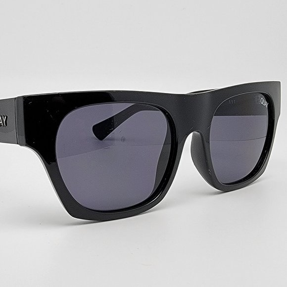 Quay Australia Something Extra Black Frame Smoke Grey Lens Sunglasses 54-16-140 main image 12